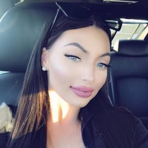 Meet your Posher, Alexandra